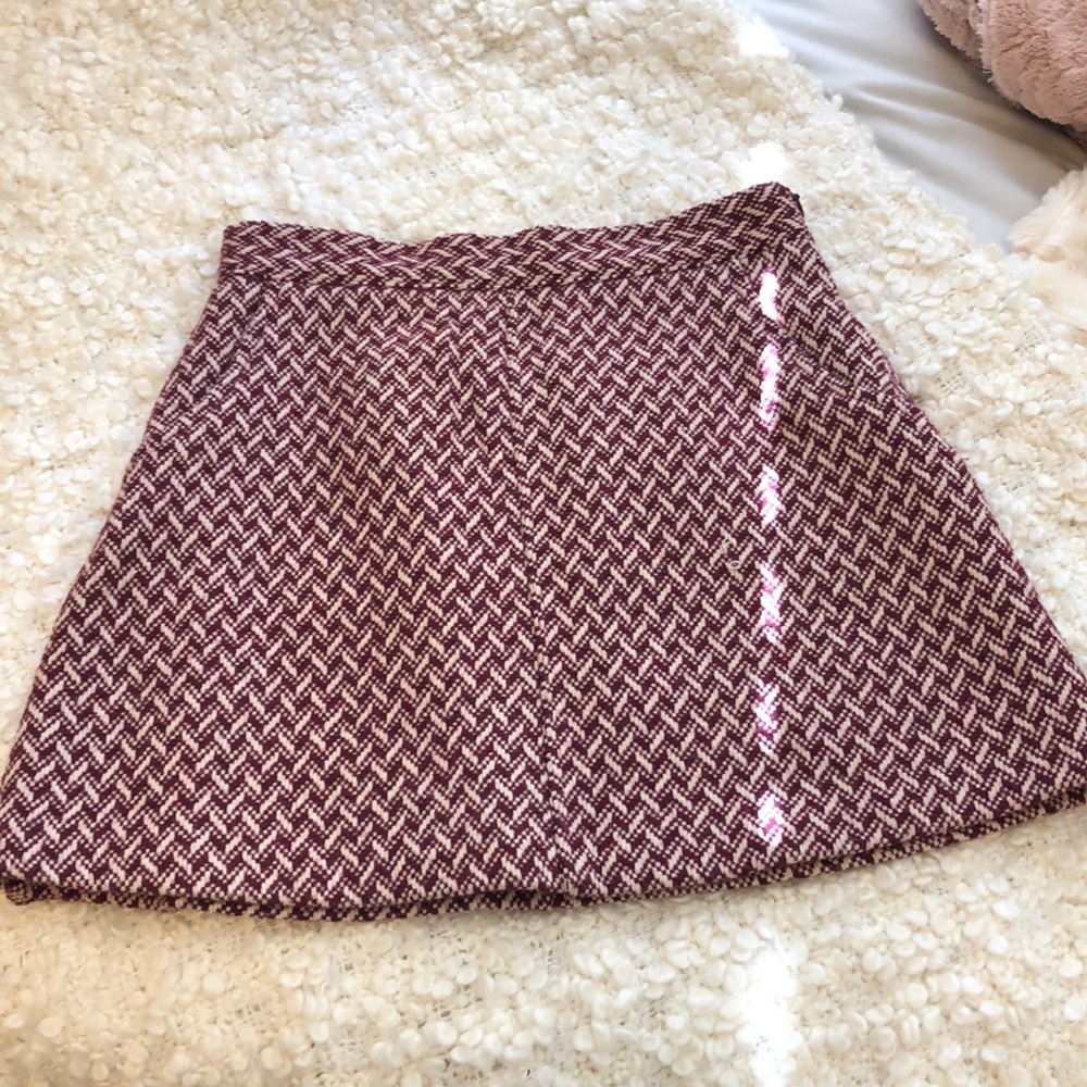 Vintage Twede skirt with pockets. Size small. Maroon color